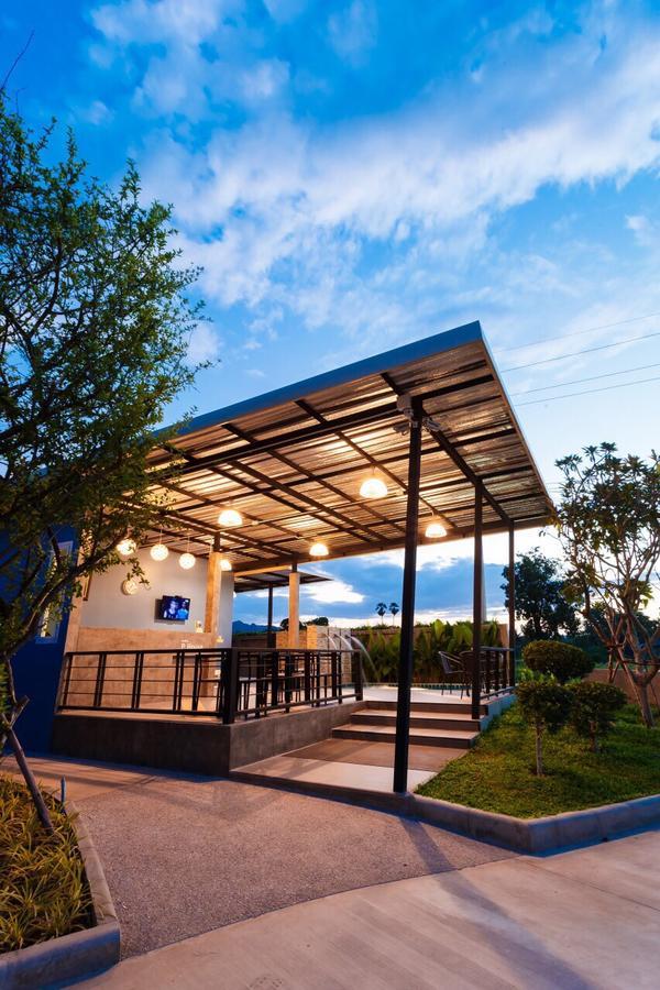 Motel P House Kanchanaburi Exterior foto